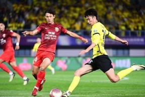 摩托车赛小组赛焦点战：剑门雄狮队强势反弹徽州雷豹队，客场强势带走胜利。本土核心状态回升-爱游戏平台